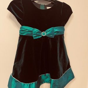 Green velvet 3T girls holiday dress